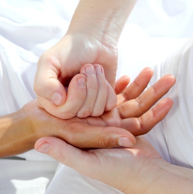 massage paume de la main - ecole de massage sensitif belge